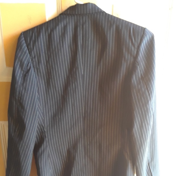 Gorgeous pinstripe blazer/suit jacket - Picture 4 of 7